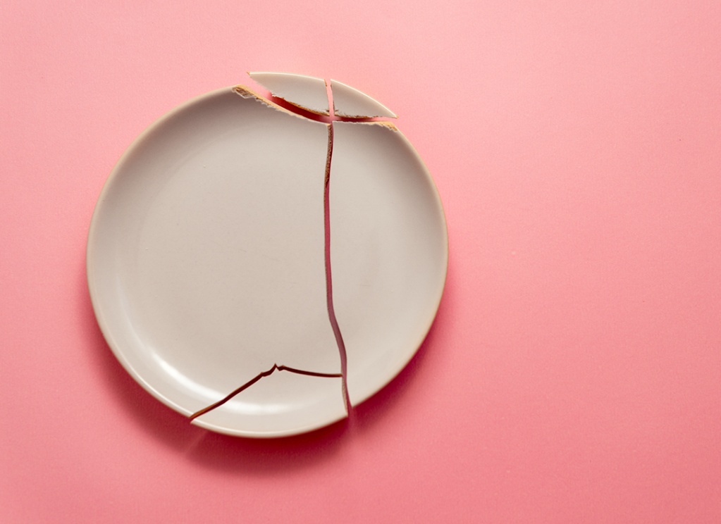 Duralex, dos “pratos inquebráveis”, não resistiu ao coronavírus e quebrou