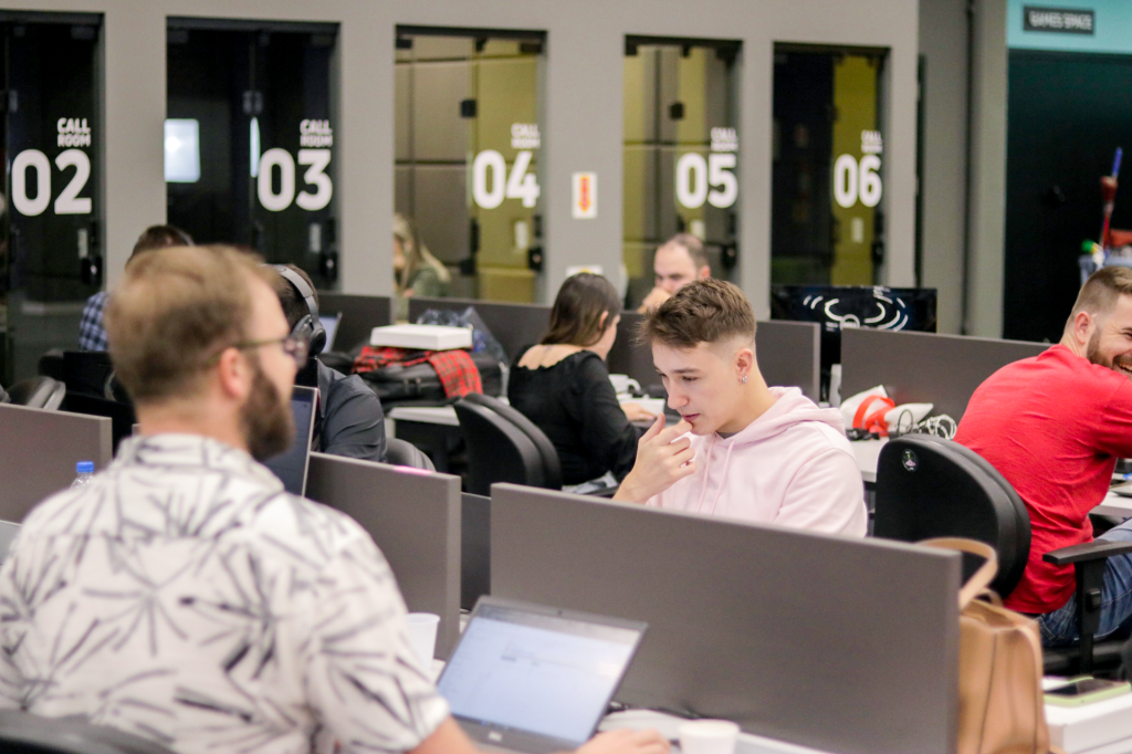 Empresas poderão recrutar profissionais de atendimento de forma gratuita