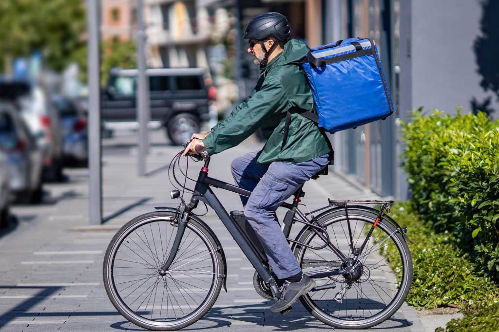 “Deixa uma avaliação”: um raio-x dos trabalhadores de apps no Brasil