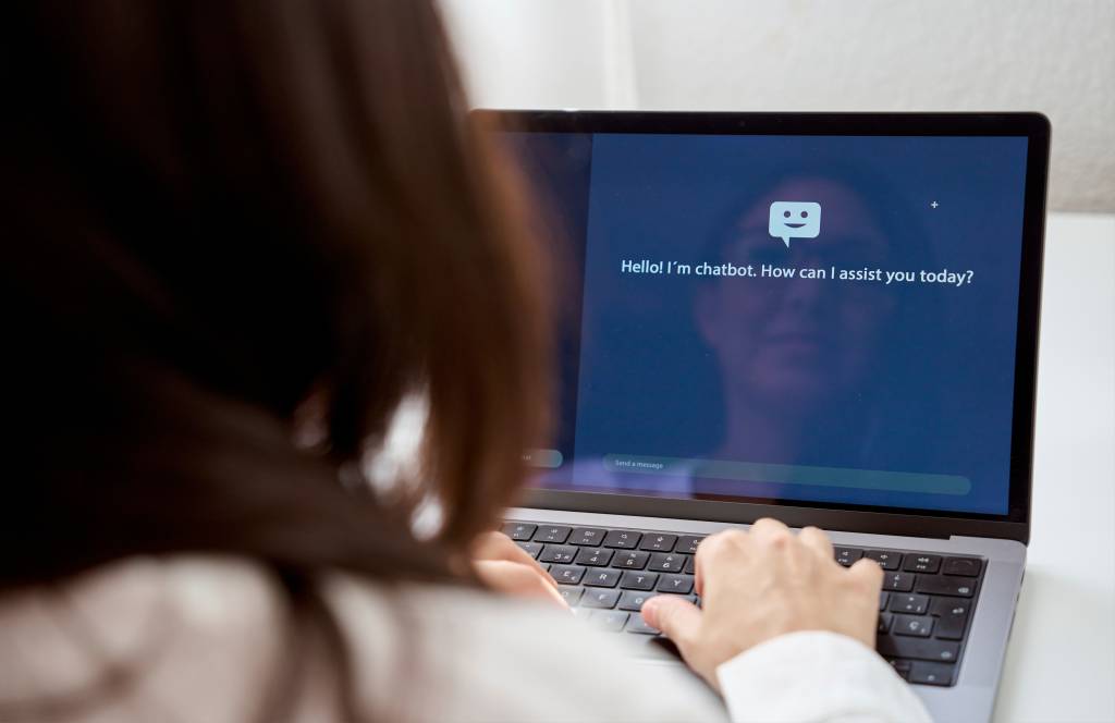 Gemini X ChatGPT: veja como a nova IA do Google se sai numa disputa contra o rival.