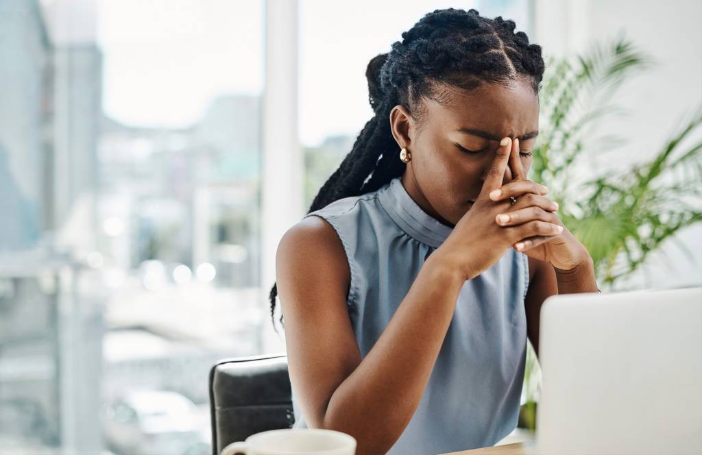 A influência da cultura corporativa no burnout vai além do excesso de horas trabalhadas