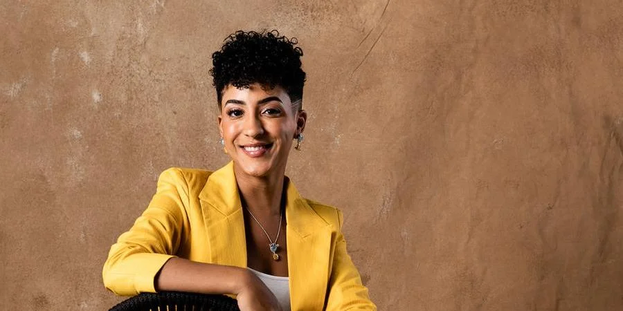 Nath Finanças lança novo livro e quer que a sua empresa dê certo