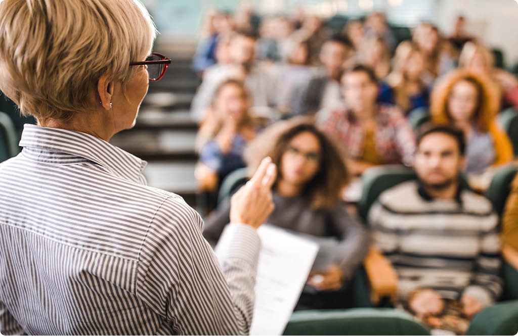 MEC lança curso de 180 horas para professores do ensino médio público