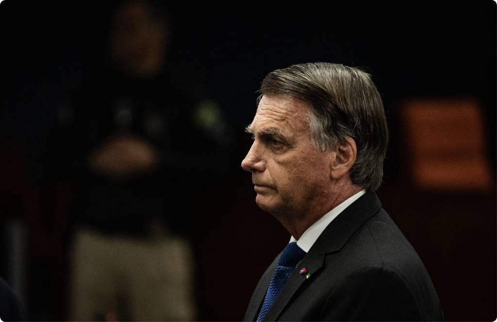 Moraes decreta prisão domiciliar de Bolsonaro